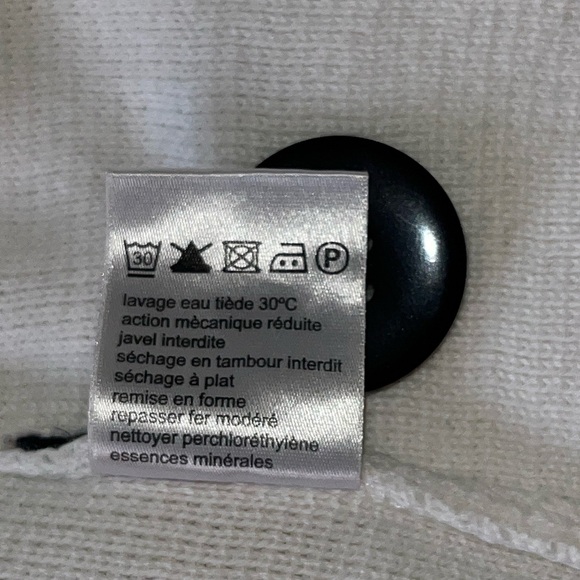 Women’s Lacoste Vintage One Button Cardigan Sweater - Picture 8 of 8